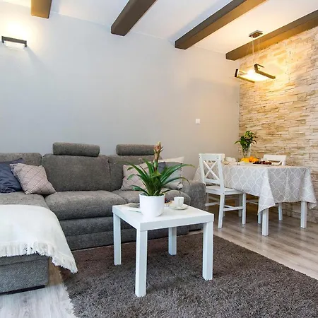 Rodzinna Przystan Nad Jeziorakiem Apartmán *